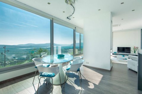 3 bedrooms Villa in Kavach, Montenegro No. 66901 15