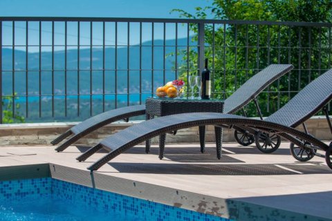 3 bedrooms Villa in Kavach, Montenegro No. 66901 1