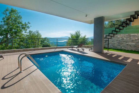 3 bedrooms Villa in Kavach, Montenegro No. 66901 6