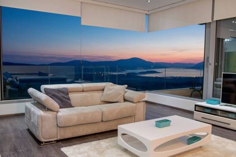 3 bedrooms Villa in Kavach, Montenegro No. 66901 17