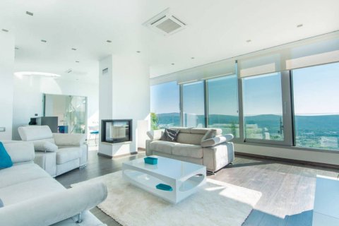 3 bedrooms Villa in Kavach, Montenegro No. 66901 14