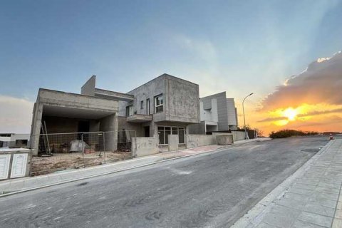 4 bedrooms House in Agios Athanasios, Cyprus No. 70702 1