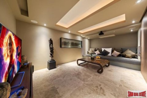 4 bedrooms Villa on the Chaweng Beach, Thailand No. 96290 25