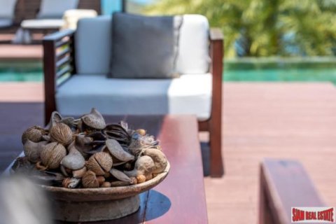 4 bedrooms Villa on the Chaweng Beach, Thailand No. 96290 9