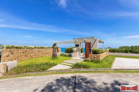 4 bedrooms Villa on the Chaweng Beach, Thailand No. 96290 24