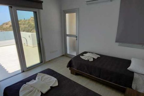 3 bedrooms House in Kissonerga, Cyprus No. 31135 12