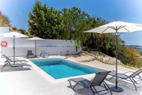 3 bedrooms House in Kissonerga, Cyprus No. 31135 2