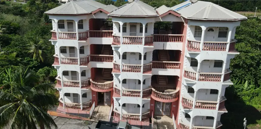 12 chambres Commercial property à Portsmouth, Dominica No. 66261