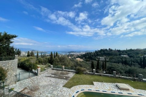 3 bedrooms Villa in Corfu, Greece No. 61642 1