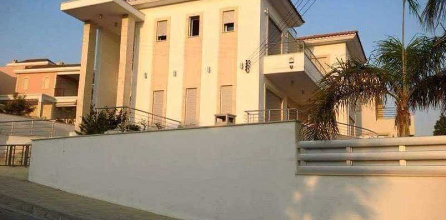 5 bedrooms House in Agios Tychonas, Cyprus No. 70034