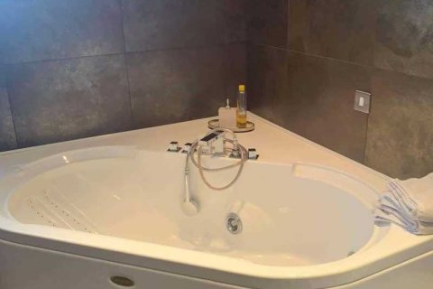 5 bedrooms House in Agios Tychonas, Cyprus No. 70034 2