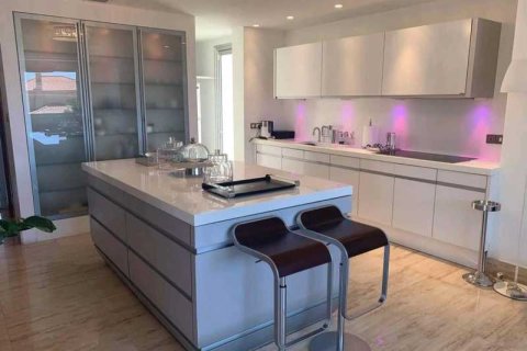 5 bedrooms House in Agios Tychonas, Cyprus No. 70034 5