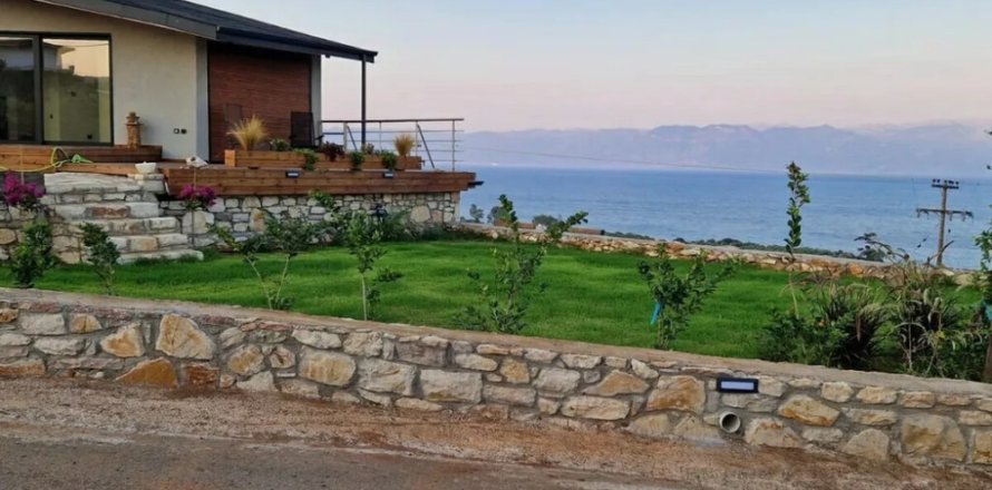 4 bedrooms Villa in Messenia, Greece No. 108277