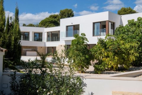4 bedrooms Villa in Altea, Spain No. 124545