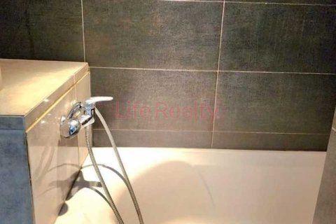 2 bedrooms Apartment in Germasogeia, Cyprus No. 79754 16