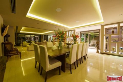 5 bedrooms Villa in Surat Thani, Thailand No. 96225 8
