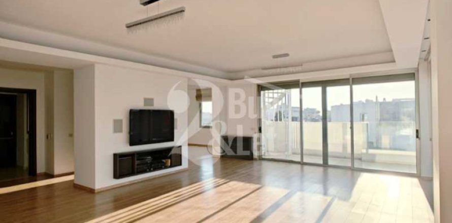 3 bedrooms Penthouse in Mesa Geitonia, Cyprus No. 84483