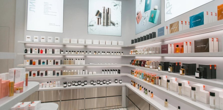 282m² Commercial property in Barcelona, Spain No. 117134