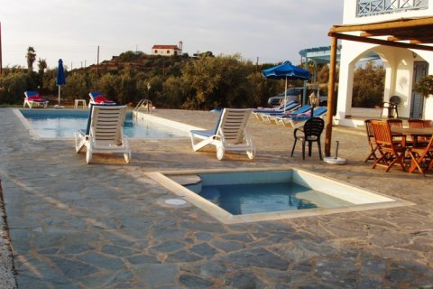 4 bedrooms Villa in Paphos, Cyprus No. 105578 9