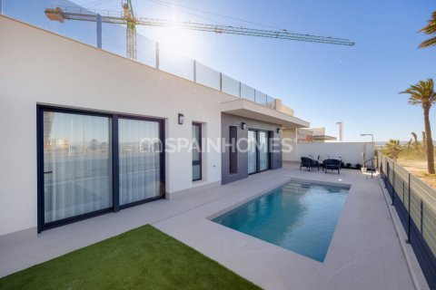 3 dormitorios Villa en Torrevieja, Spain No. 88132