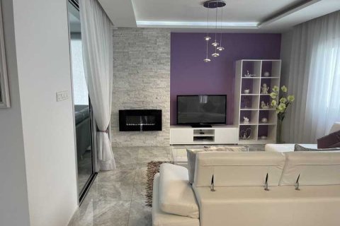 Вилла с 5 спальнями в Пареклисия, Кипр №30983 2