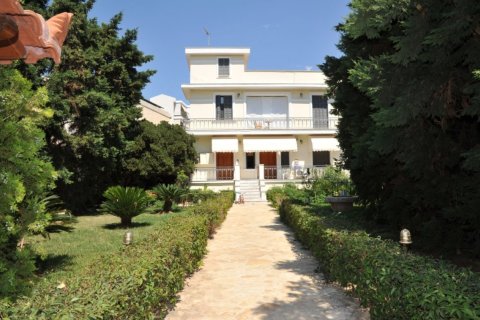 4 bedrooms Villa in Loutraki, Greece No. 50760 1