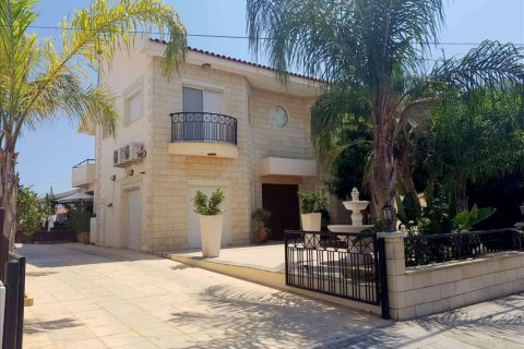 320m² Villa in Limassol, Cyprus No. 105807 1