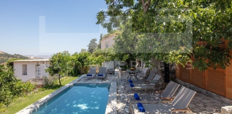 5 bedrooms House in Crete, Greece No. 78820