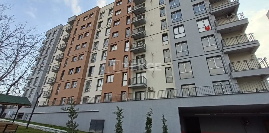 3 bedrooms Apartment in Istanbul, Turkey No. 125137