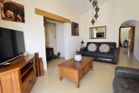 4 dormitorios Bungalow en Tala, Cyprus No. 36675 3