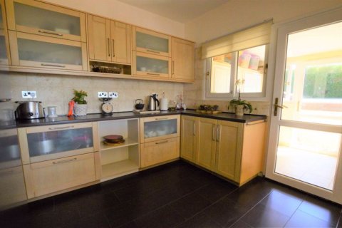 4 dormitorios Bungalow en Tala, Cyprus No. 36675 14