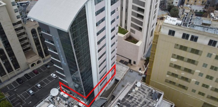 200m² Commercial property en Nicosia, Cyprus No. 105486