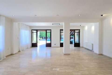 8 bedrooms House in Limassol, Cyprus No. 100547 1