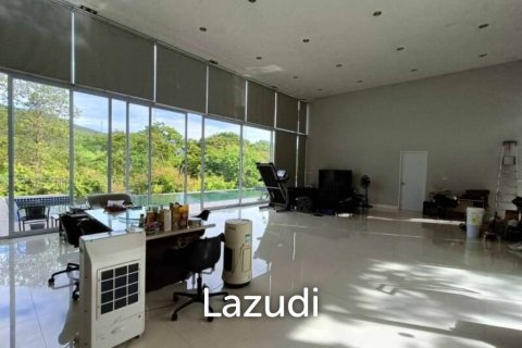 4 bedrooms House in Chiang Mai, Thailand No. 98025 3