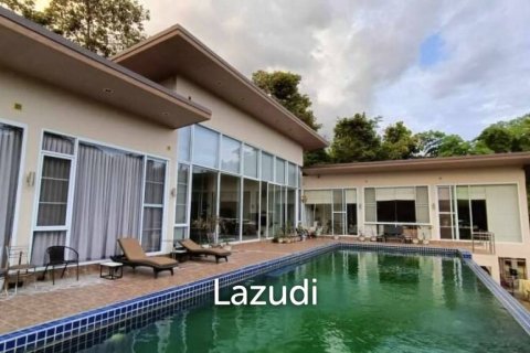 4 bedrooms House in Chiang Mai, Thailand No. 98025 1