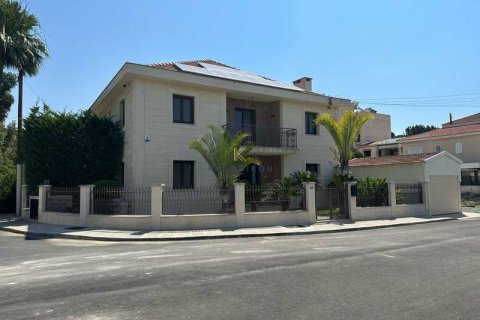 5 bedrooms House in Larnaca, Cyprus No. 81288 1