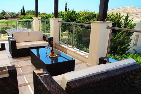 4 bedrooms House in Paphos, Cyprus No. 31259 9