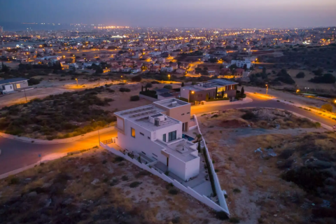 5 bedrooms Villa in Germasogeia, Cyprus No. 101226 16