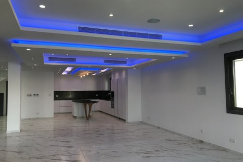 6 bedrooms Villa in Limassol, Cyprus No. 106022 3