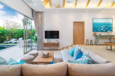 4 bedrooms Villa in Phuket, Thailand No. 1698 2