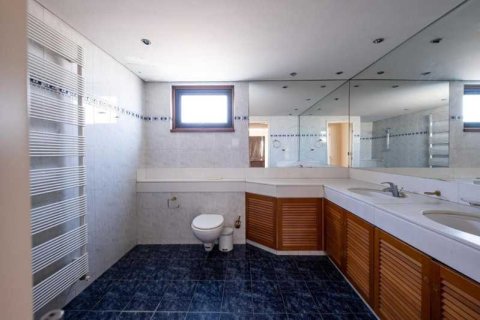 4 bedrooms House in Strovolos, Cyprus No. 78332 1