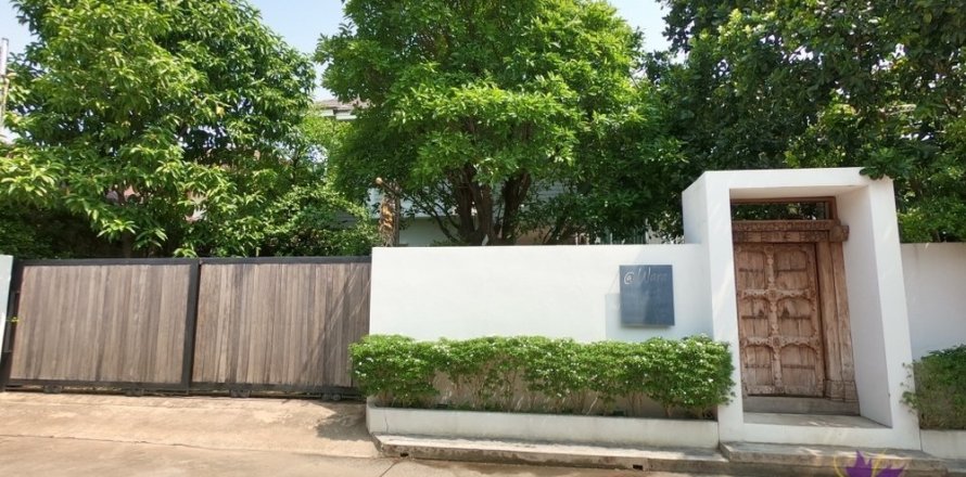 5 bedrooms House in Chiang Mai, Thailand No. 97532