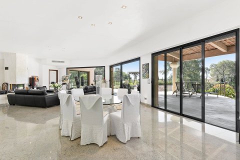6 bedrooms Villa in Mougins, France No. 76716 4