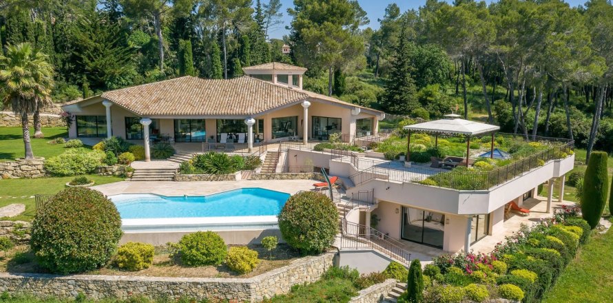 6 bedrooms Villa in Mougins, France No. 76716
