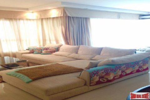 2 bedrooms Apartment in Jomtien Beach, Thailand No. 96563 11