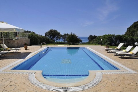 3 bedrooms Villa in Corfu, Greece No. 56038 11