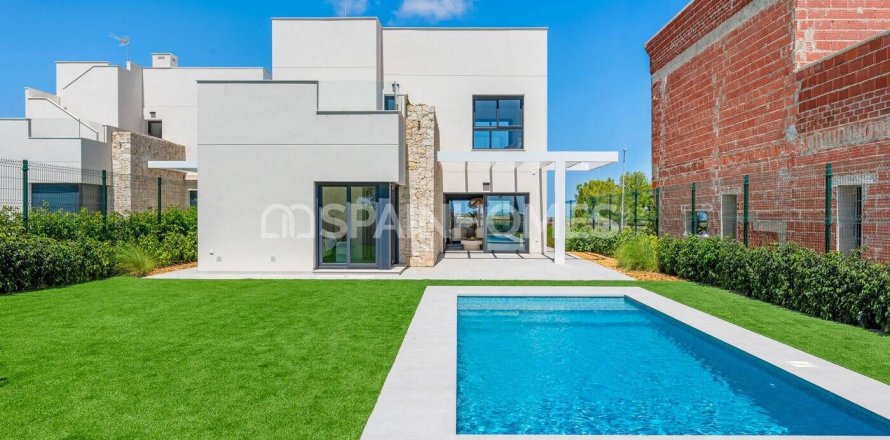 3 bedrooms Villa in Pilar de la Horadada, Spain No. 26482