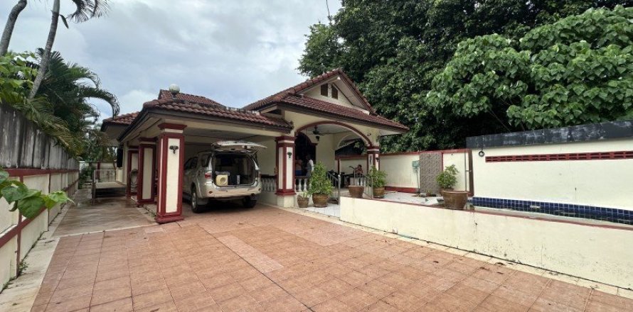 3 bedrooms Villa in Rawai, Thailand No. 97267