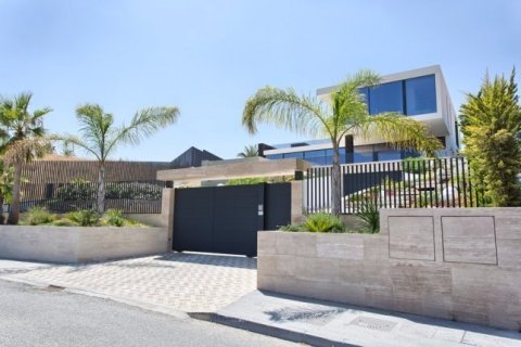 5 dormitorios House en Nueva Andalucía, Spain No. 25502