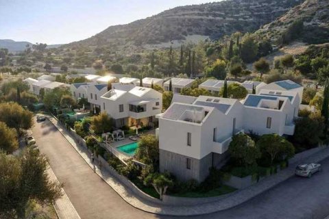 4 bedrooms Villa in Palodeia, Cyprus No. 31598 3